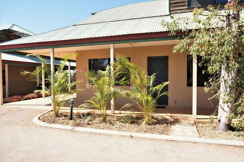 Ningaloo Breeze Villa 4 - 3 Bedroom Fully Self-Contained Holiday Accommodation - Sydney 4u 1