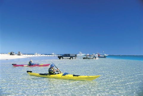 Ningaloo Coral Bay Backpackers - Sydney 4u 1