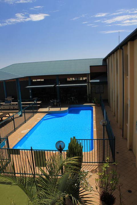 Ningaloo Coral Bay Backpackers - Sydney 4u 3