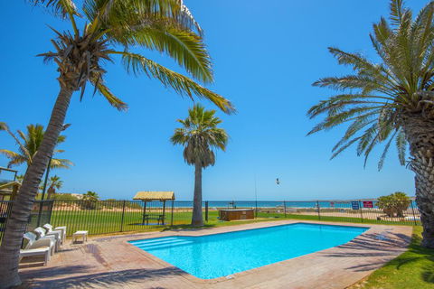 Ningaloo Reef Resort - Sydney 4u 0