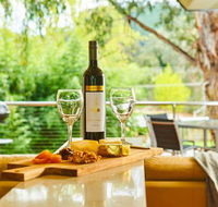 No.6 - Luxury Private Haven in the Heart of Bright - Sydney 4u