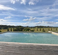 Noble Willow Homestead Lovedale. Super Spacious with views and pool - Sydney 4u