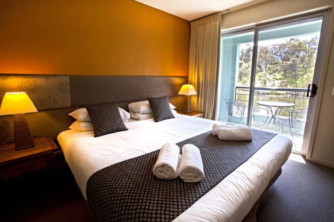 Novotel Lake Crackenback Resort - Sydney 4u 1