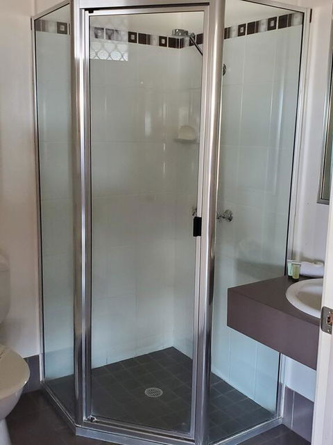 O'Sheas Windsor Hotel - Sydney 4u 3