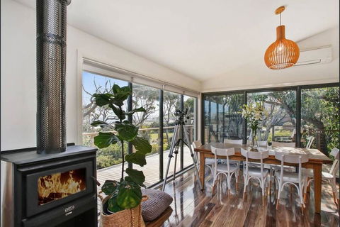 OCEAN ESCAPE - The Ultimate Luxury Beach House - Sydney 4u 0