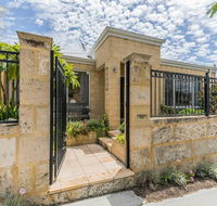 Ocean Keys Cottage - Free WiFi - Sydney 4u