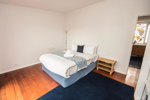 Ocean View Getaway - Sydney 4u 3
