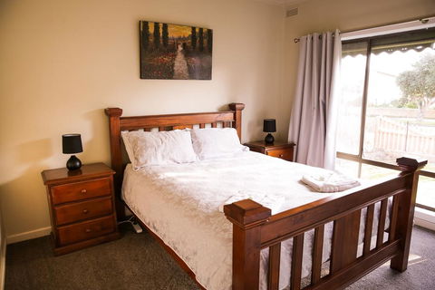 Ocean Views - Accommodation Sydney 2