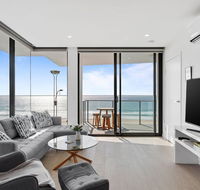 Ocean Views Apartment with Rooftop Pool - Sydney 4u