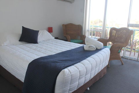 Oceanside Hawks Nest - Accommodation Sydney 3