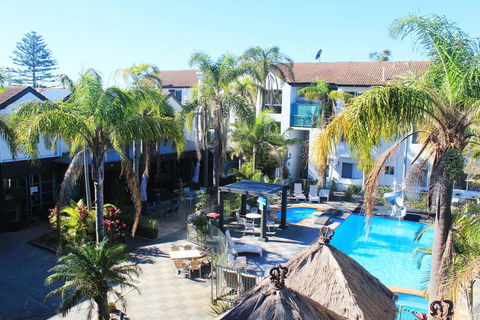 Oceanside Hawks Nest - Accommodation Sydney 1