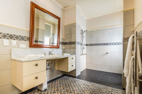 Old Bank Boutique Hotel - Sydney 4u 1