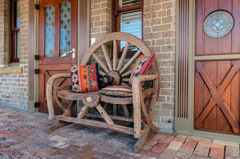 Old Bank Boutique Hotel - Sydney 4u 2