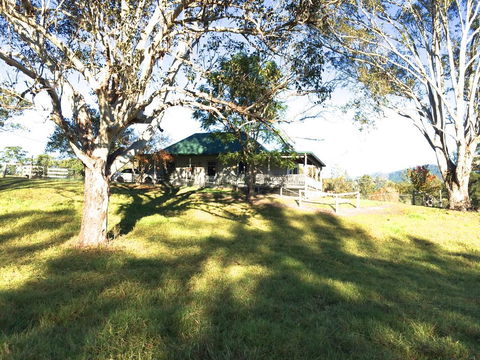 Old Schoolmaster's Cottage On The Barrington River - Sydney 4u 0