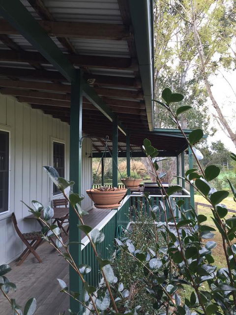 Old Schoolmaster's Cottage On The Barrington River - Sydney 4u 3