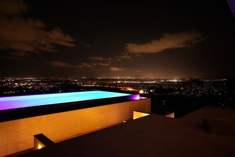 On Top Of The World - Sydney 4u 0