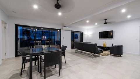 Onestep Airlie Retreat - Sydney 4u 2