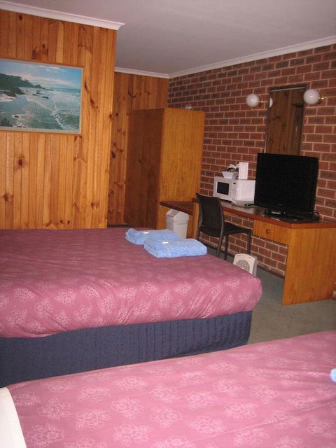 Orbost Country Road Motor Inn - Sydney 4u 3