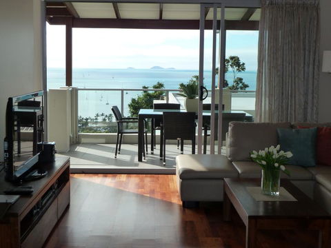 Oscar's View - Airlie Beach - Sydney 4u 0