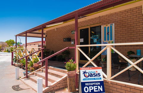Outback Oasis Caravan Park - Sydney 4u 1