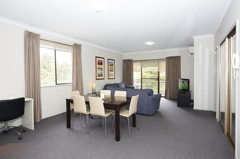 Oxley Court Serviced Apartments - Sydney 4u 2