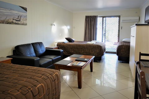 Pacific Palms Motor Inn - Sydney 4u 1