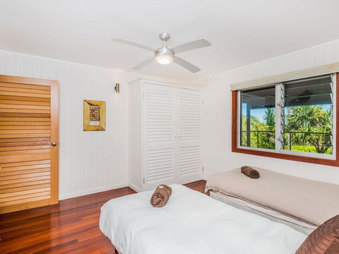 Pacifica 2 - Opposite The Beach At Brooms Head - Sydney 4u 2