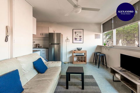 PADDINGTON PAD With PARKING & SMART TV & POOL - Sydney 4u 0