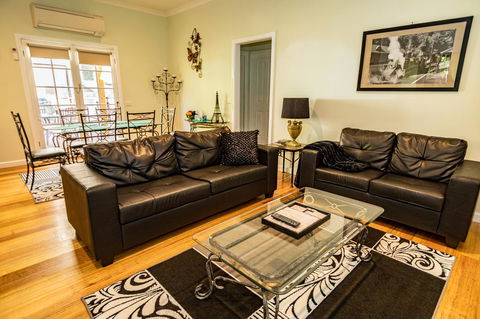 Paddys Creek Retreat - Sydney 4u 1