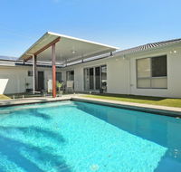 Palm 95 - Modern 4 BDRM Home with Pool - Sydney 4u