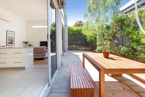 PALM COURT RETREAT - MORNINGTON - Sydney 4u 2