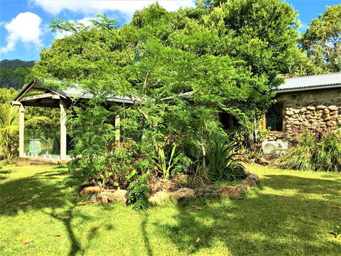 Palm Grove Rainforest Retreat - Sydney 4u 2