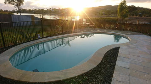 Palm Lakeside Holiday Home - Bowen, Whitsundays, Queensland - Sydney 4u 0