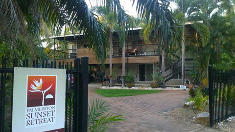 Palmerston Sunset Retreat - Sydney 4u 1