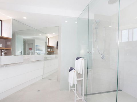 Parkyn Place 7 - 3 BDRM Oceanview Apt On Mooloolaba Spit - Sydney 4u 2