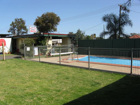 Peak Hill Golden Peak Budget Motel - Sydney 4u 2