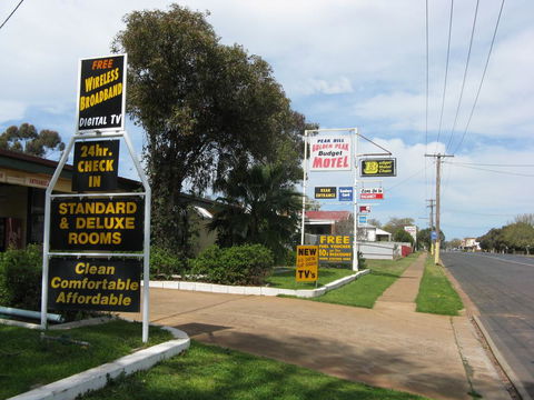 Peak Hill Golden Peak Budget Motel - Sydney 4u 0