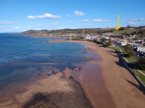 Penguin Seaside Homestay - Sydney 4u 1