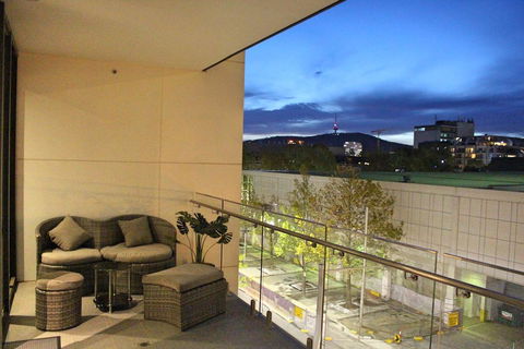 Perfectly Located Modern Apartment - Canberra CBD - Sydney 4u 0