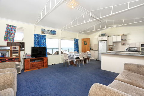 Peter's Port - Sydney 4u 2