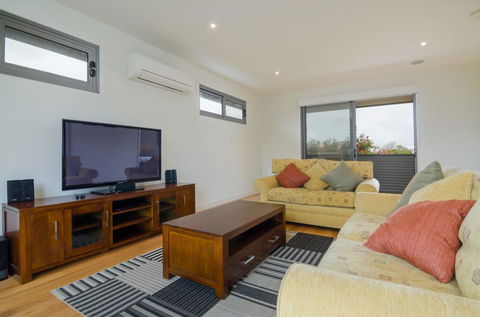 PIER 55 - DROMANA... - Sydney 4u 3