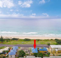 Pippi View 2 Top - across the road from the beach - Sydney 4u