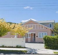 Plum Tree Cottage - warm cosy  walk to town - Accommodation Sydney