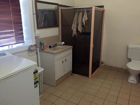Port Wakefield Cottages - Sydney 4u 3