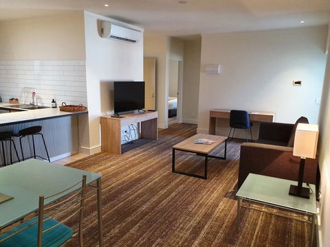 Porter's Plainland Hotel - Sydney 4u 3