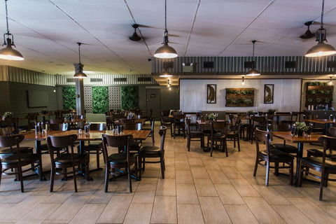 Potshot Hotel Resort - Sydney 4u 1
