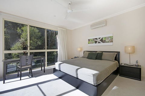 Prestigious House In Little Cove - 4 Baywoods - Sydney 4u 2