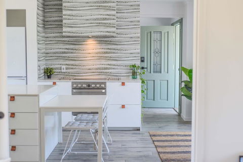 Quiet Pet Friendly Home 3 Houses To Beach Entry With Private Pool Walk To Shops - Sydney 4u 0