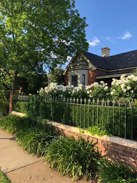 QUILTY HOUSE (Formerly Beethovens) - Accommodation Sydney 3