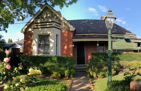 QUILTY HOUSE (Formerly Beethovens) - Accommodation Sydney 2